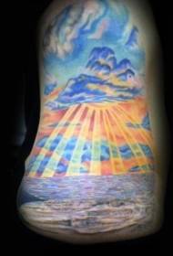 Velmi krásný malovaný oceán se vzorem slunce tetování