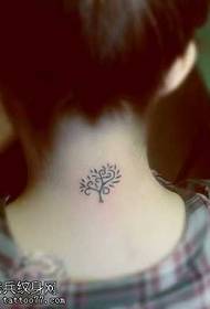 Modello di tatuaggio collo piccolo albero fresco