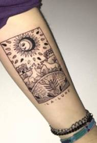 Braccio dello scolaro sulla linea nera immagine astratta creativa del tatuaggio del paesaggio