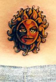 Gambar tato matahari berwarna-warni yang dimanusiakan