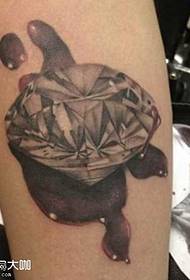 Realus deimantų tatuiruotės modelis