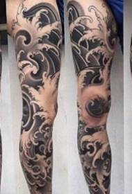 Un grupo de imaxes tradicionais de tatuaxes en spray de ondas de auga