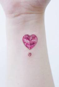 Kristalna tetovaža Lijep i lijep kristalni uzorak tetovaže