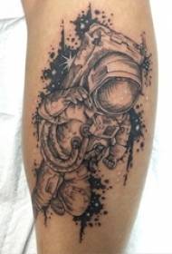 Braccia dei ragazzi su Gray Sketch Sting Tips nero Immagine creativa del tatuaggio dell'astronauta