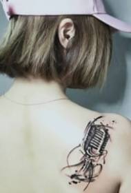 Musikaren gustukoen tatuaje eredua
