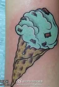 Modello di tatuaggio gelato rinfrescante estivo