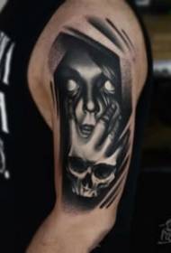 Šausmu tetovējuma attēlu kopas maskas tēma