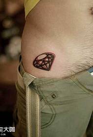 Patrón de tatuaxe de diamantes en cintura