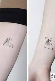 Fashion punctum tattoos Threicae picturae geometricarum