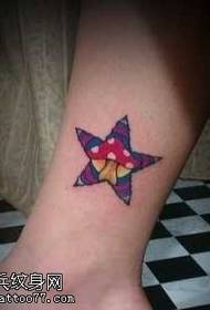 Láb ötágú csillag kis gomba tetoválás mintával