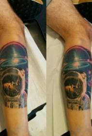 Maschera cosmica creativa del tatuaggio dell'astronauta di schizzo dell'acquerello dipinta stinco del ragazzo
