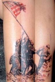 Armkoloro milita batala tatuaje aranĝo