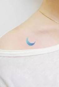 Set molto semplice di piccole immagini di tatuaggi di luna fresca