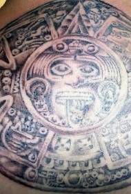 Itim na kulay-abo na aztec kalendaryo ng tattoo ng tattoo ng bato