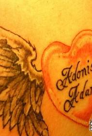 Motif de tatouage ailes d'amour