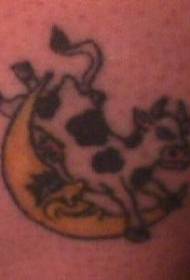Immagine del tatuaggio della mucca e della luna di colore delle gambe
