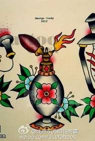 Vari bei disegni di tatuaggi con manoscritti a candela