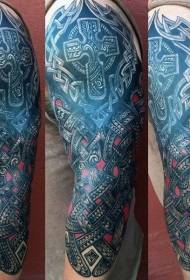 Braccio sognante colorato modello di armatura celtica del tatuaggio