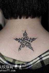 Tilbake fem-spisset stjerne totem tatoveringsmønster