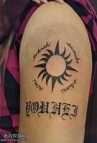 Сунчев узорак тотем тетоважа текста