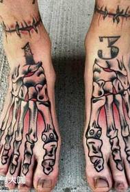 Patrón de tatuaxe de óso de personalidade do pé