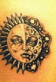 Photos de tatouage soleil et lune d'épaule noir de haute qualité