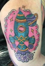 Maschera creativa del tatuaggio dell'astronave di schizzo dell'acquerello dipinta braccio