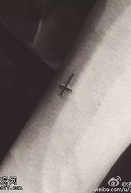 Jednoduchý krížový tetovací vzor