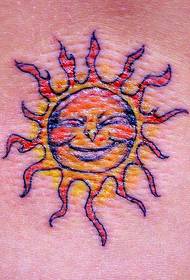 Barvita humaniziran vzorec tatoo za sonce