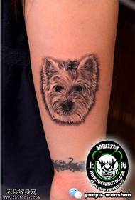 Cute modellu di tatuaggi di peluche