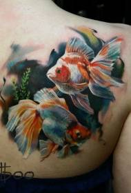 Patrón de tatuaje de pez dorado pequeño de color realista en estilo realista de espalda