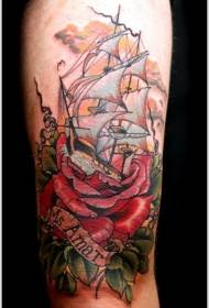 قارب لون الذراع مع نمط وشم الورد