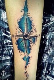 Schoolgirl earm skildere akwarel skets splash inkt vintage kompas tattoo foto