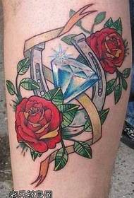 風格玫瑰鑽石紋身圖案