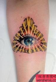 Uma tatuagem de olho muito popular de Deus