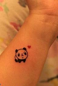 Модел на татуировка на китката панда