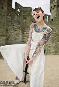 Europska i američka lijepa žena tetovaža uzorak