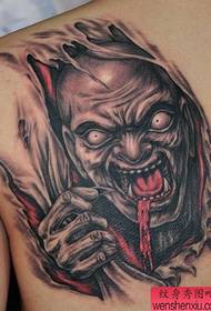 Spalla indietro Europa e America strappando il modello del tatuaggio del demone