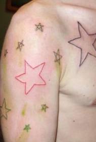 Schouderkleur eenvoudig vijfpuntig stertattoopatroon