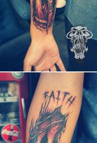 Tatuagem rasgada alternativa alternativa legal do braço