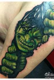 Claro, clásico, un patrón de tatuaxe de Hulk
