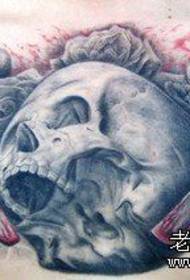 Eiropas un Amerikas priekšējās krūšu kurvja tetovējuma rokas tetovējuma attēli