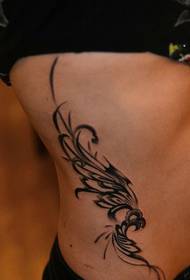 Tatuaggio a totem in vita