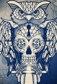 Manoscritto Owl Tattoo Pattern