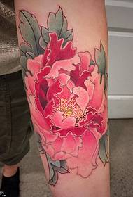 Modellu di tatuatu di peonia di bracciu