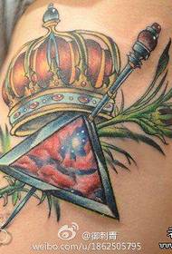 Kauniisti suosittu kruunu-valtimon tatuointikuvio