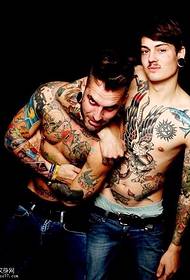 Ευρωπαϊκά και αμερικανικά σχέδια τατουάζ ανδρών