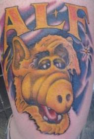 Utsökt Alf porträtt tatuering på benet