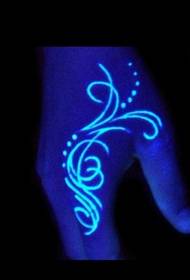 ragyogó lángoló fluoreszkáló tetoválás