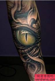 Dajte svima nježnu tetovažu očiju